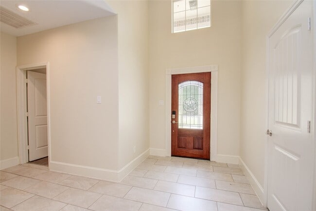 Photo - 10572 Twin Oak Dr