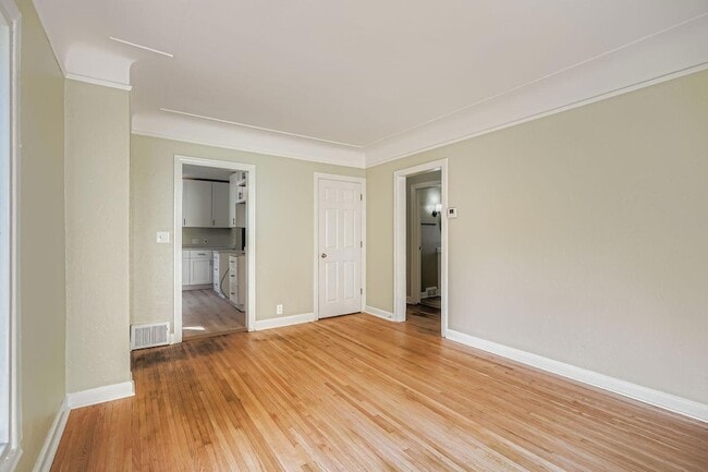 Photo - 837 Bidwell St