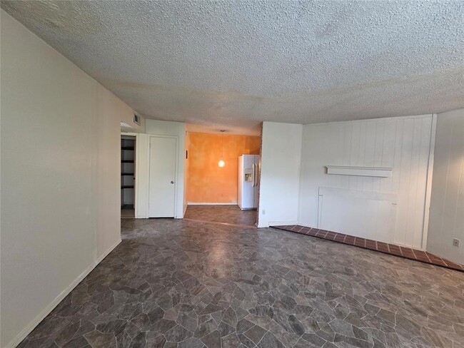 Photo - 401 SE 12th St Unit 143