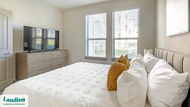 Photo - 12500 Shadowglen Trce Unit 4103