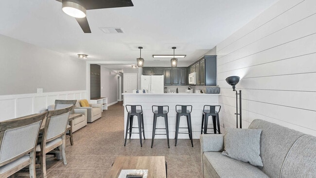 Building Photo - 730 E Mather St Unit FL1-ID1351225P