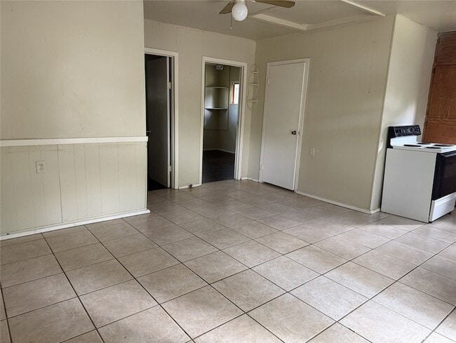 Photo - 5958 Skylane Dr