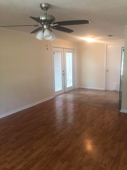 Photo - 5242 Timawatha Ave