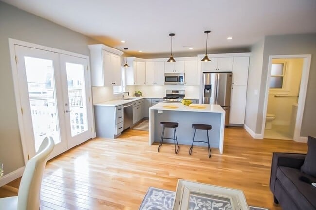 Photo - 792 Saratoga St Unit 2