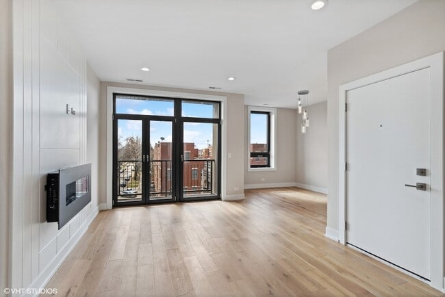 Photo - 3332 W Irving Park Rd Unit 3