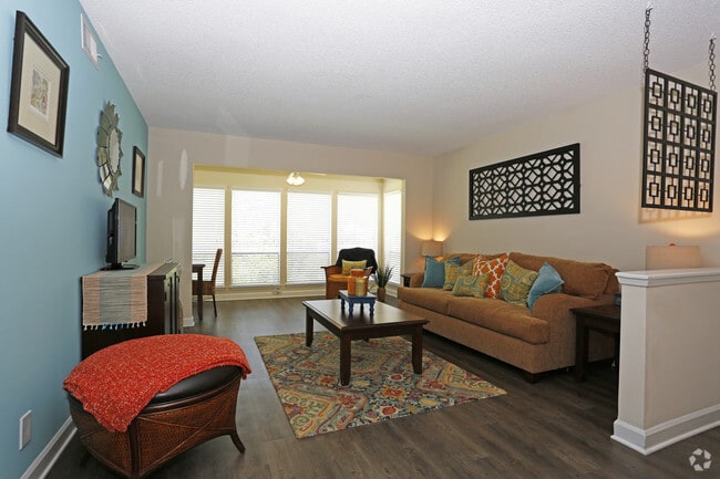 2BR, 2BA - 1,036 SF - Copley -Living - Town Place