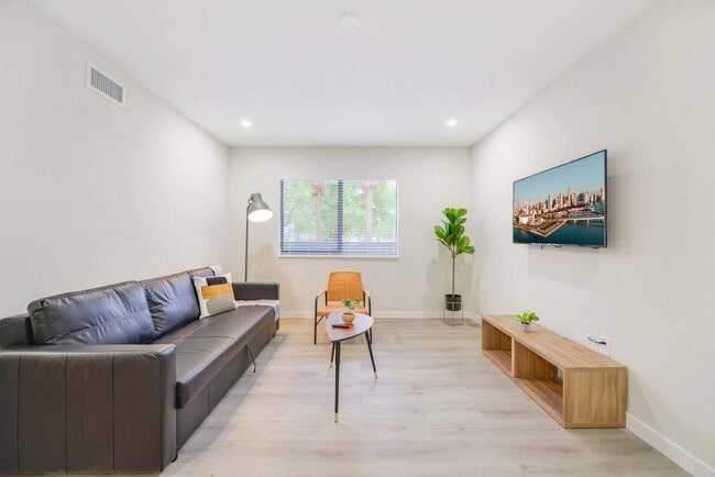 Photo - 700 SW 11th Ave Unit FL1-ID1022482P