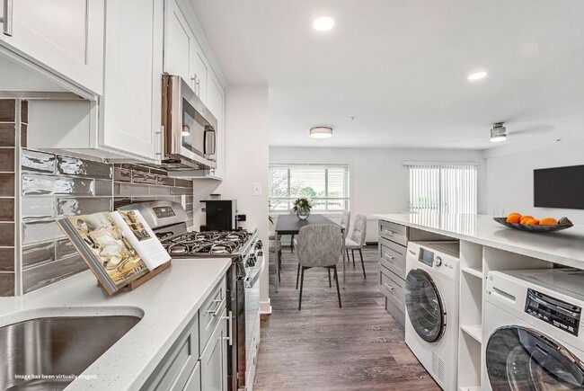 Photo - Ruxton Towers Apartments