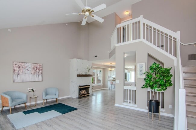 Photo - 1892 Lindsay Ln Unit 40