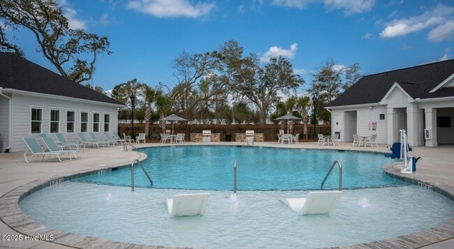 Building Photo - 115 Beaumont Oaks Dr Unit B1