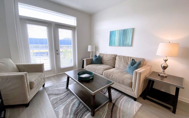 Building Photo - 470 16th St NW Unit ID1328016P