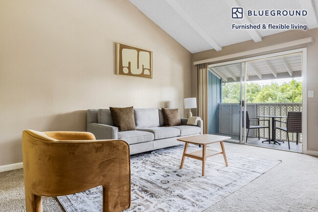 Building Photo - 202 Calvert Dr Unit SI FL2-ID2051