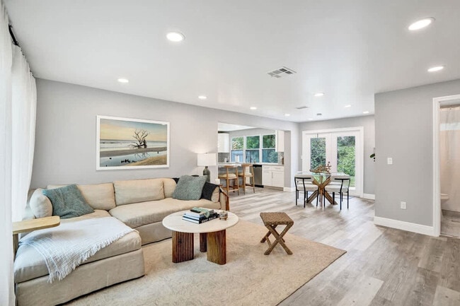 Photo - 1587 NE 30th St Unit SI ID1503921P