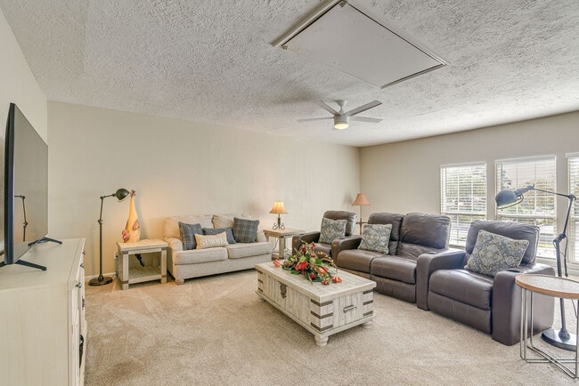 Building Photo - 18654 Martinique Dr Unit SI ID1545999P