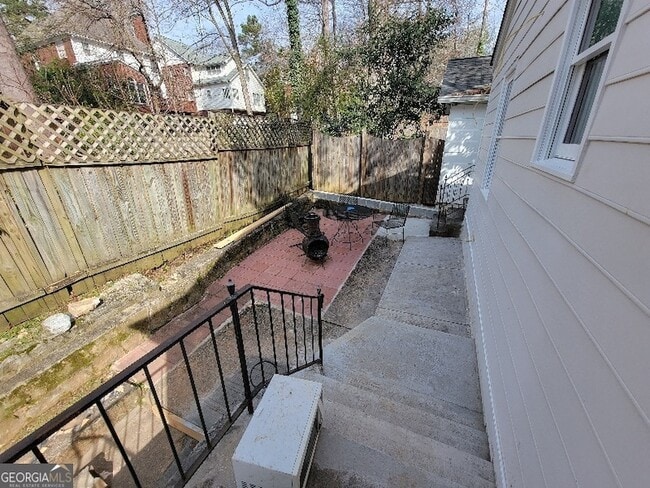 Photo - 1896 Ridgewood Dr NE