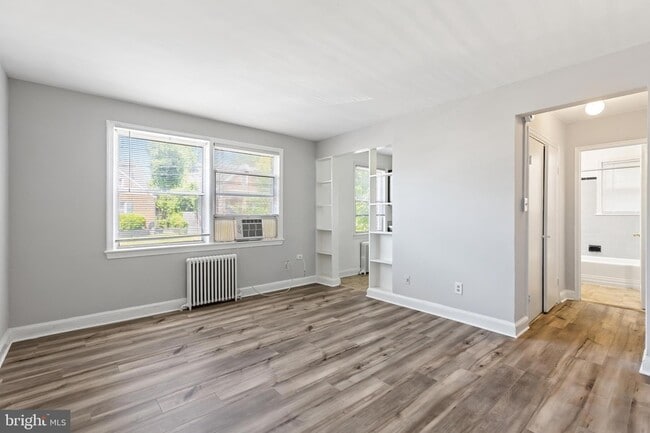 Photo - 3320 11th Pl SE