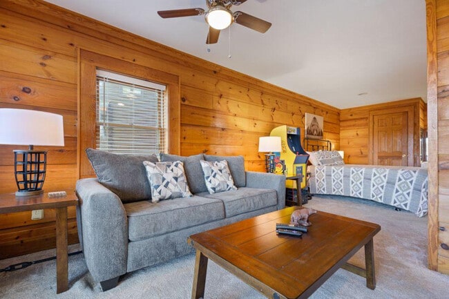 Photo - 741 Golf View Blvd Unit ID1266621P