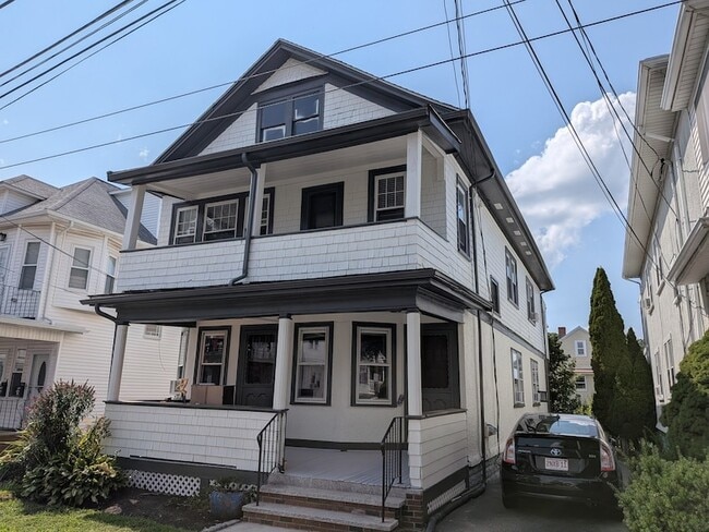 Building Photo - 97 W Quincy St Unit 97