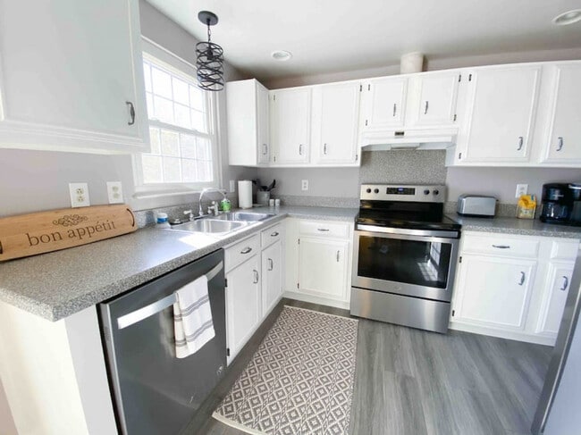 Photo - 11423-11425 5 Cedars Rd Unit ID1293781P