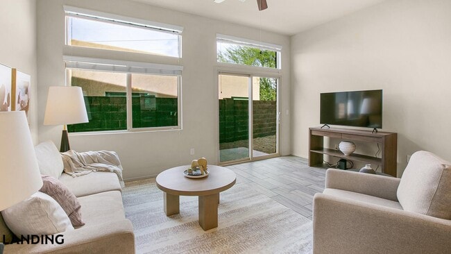 Building Photo - 1499 Central Park Blvd Unit 327