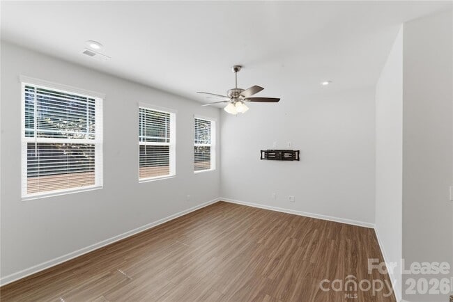 Photo - 1324 Galloway Rd