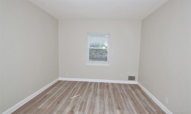 Photo - 7336 197th Street