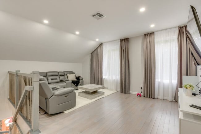 Photo - 2135 Rosemont Dr Unit SI ID1490155P