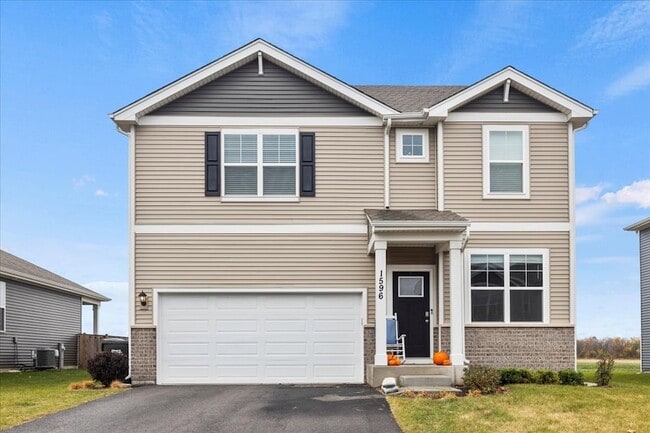 Building Photo - 1596 Dublin Dr