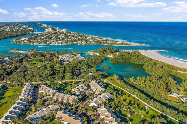 Building Photo - 2604 Fairway Dr N