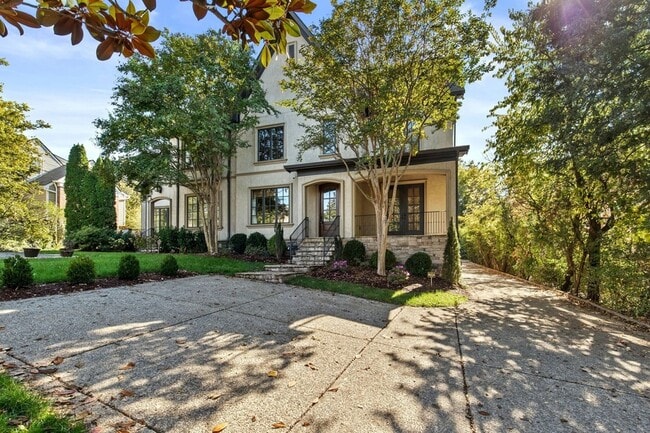 Photo - 2019 Overhill Dr