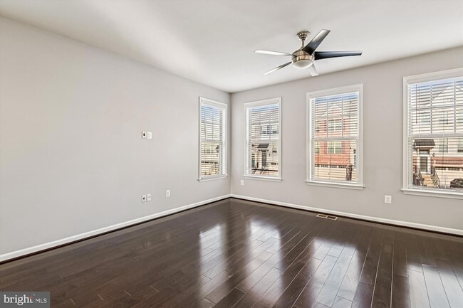 Photo - 7523 Holly Ridge Dr