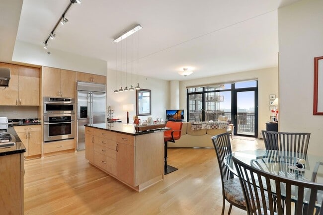 Building Photo - 1120 S 2nd St