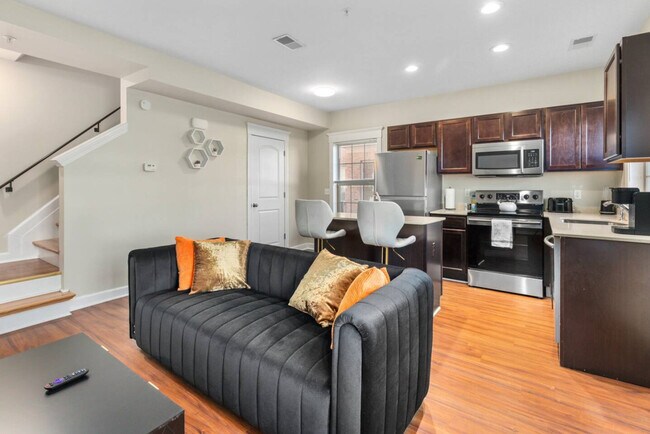 Photo - 702 E Ferry St Unit ID1228685P