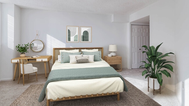 Carpeted Bedroom - Courthouse Plaza