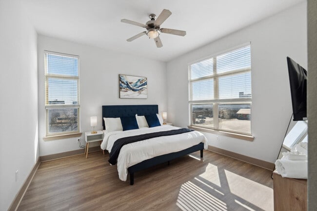 Photo - 264 N Walton St Unit ID1289466P