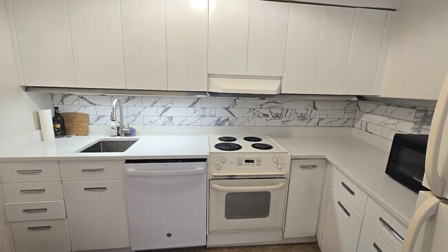 Photo - 300 N State St Unit 5903