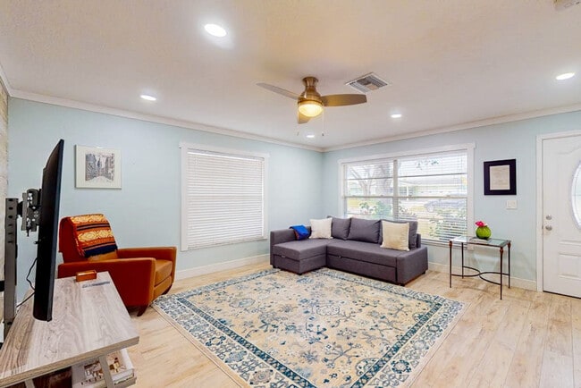 Photo - 255 48th St W Unit SI ID1591408P