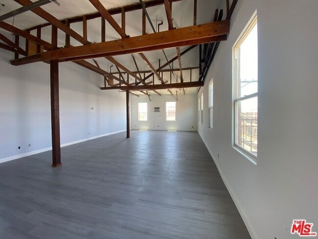 Photo - 726 S Santa Fe Ave