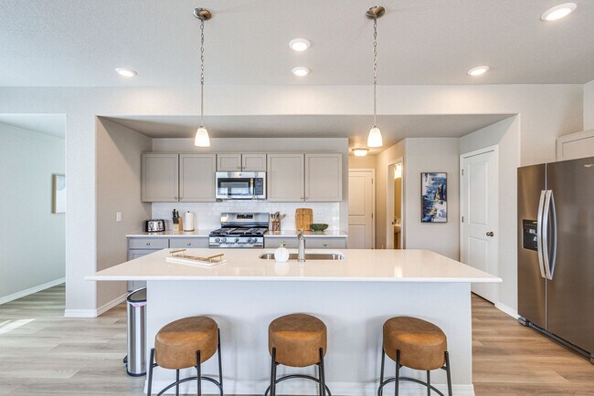 Photo - 8458 Blue Feather Lp Unit SI ID1546213P