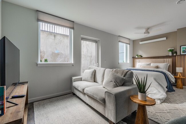 Photo - 320 Queen Anne Ave N Unit ID1364269P