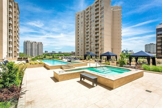 Building Photo - 3225 Turtle Creek Blvd Unit 1140