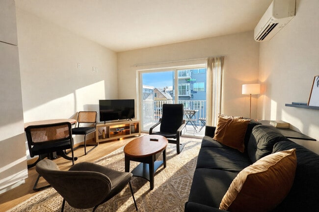 Building Photo - 1640 N Water St Unit ID1379035P