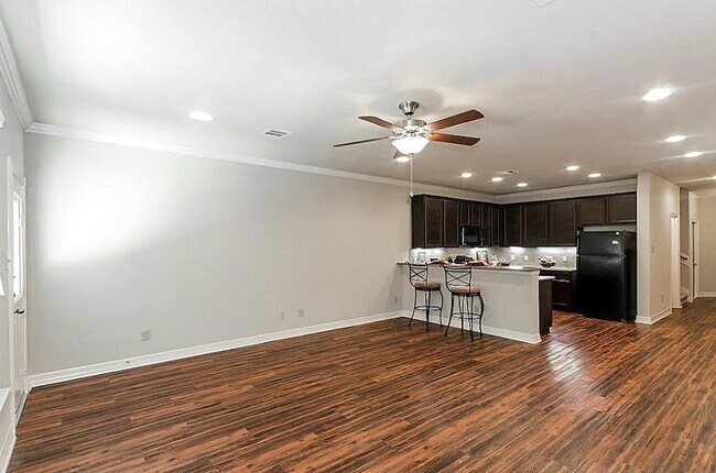 Photo - 295 Woodland Hills Dr Unit B