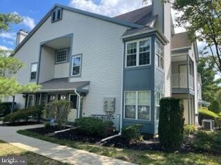 Building Photo - 18 Andover Pl