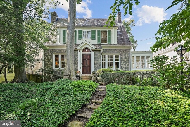 Photo - 3612 Albemarle St NW
