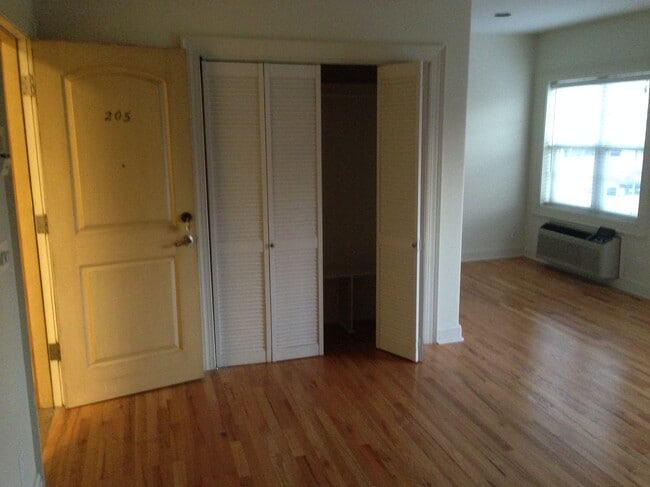 Photo - Baltimore Arms Apartments