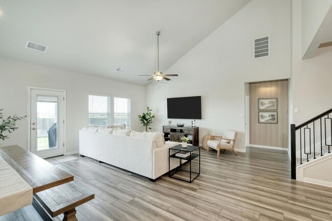 Photo - 636 Wild Spur Ln