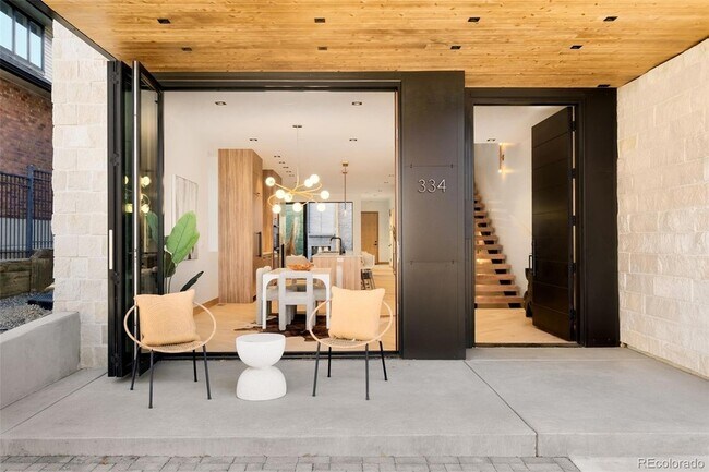 Photo - 332 Steele St