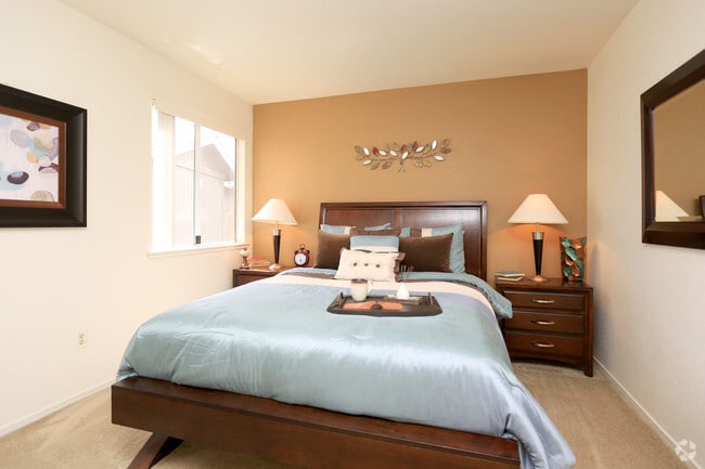 Bedroom - Aspen Park Apartments