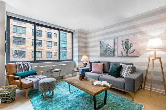 Building Photo - 535 W 23 St Unit FL3-ID2192